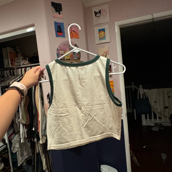 Cream tank top with green linings - Picture 7 of 7